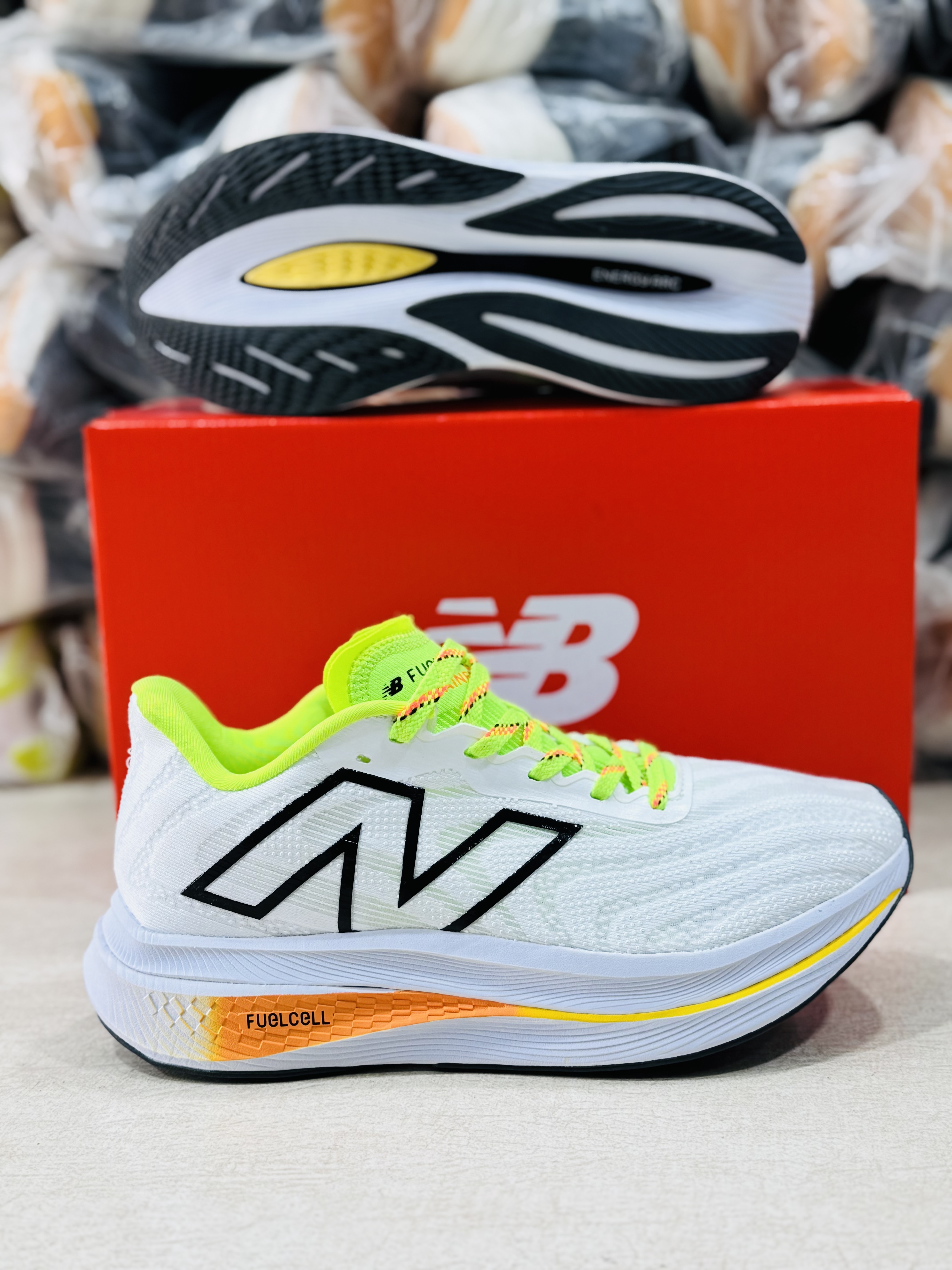 کتونی نیوبالانس فیوسل مستر کوالیتی |سایز بندی ۴۰ تا ۴۵| فروش تک و عمده New balance fuelcell
