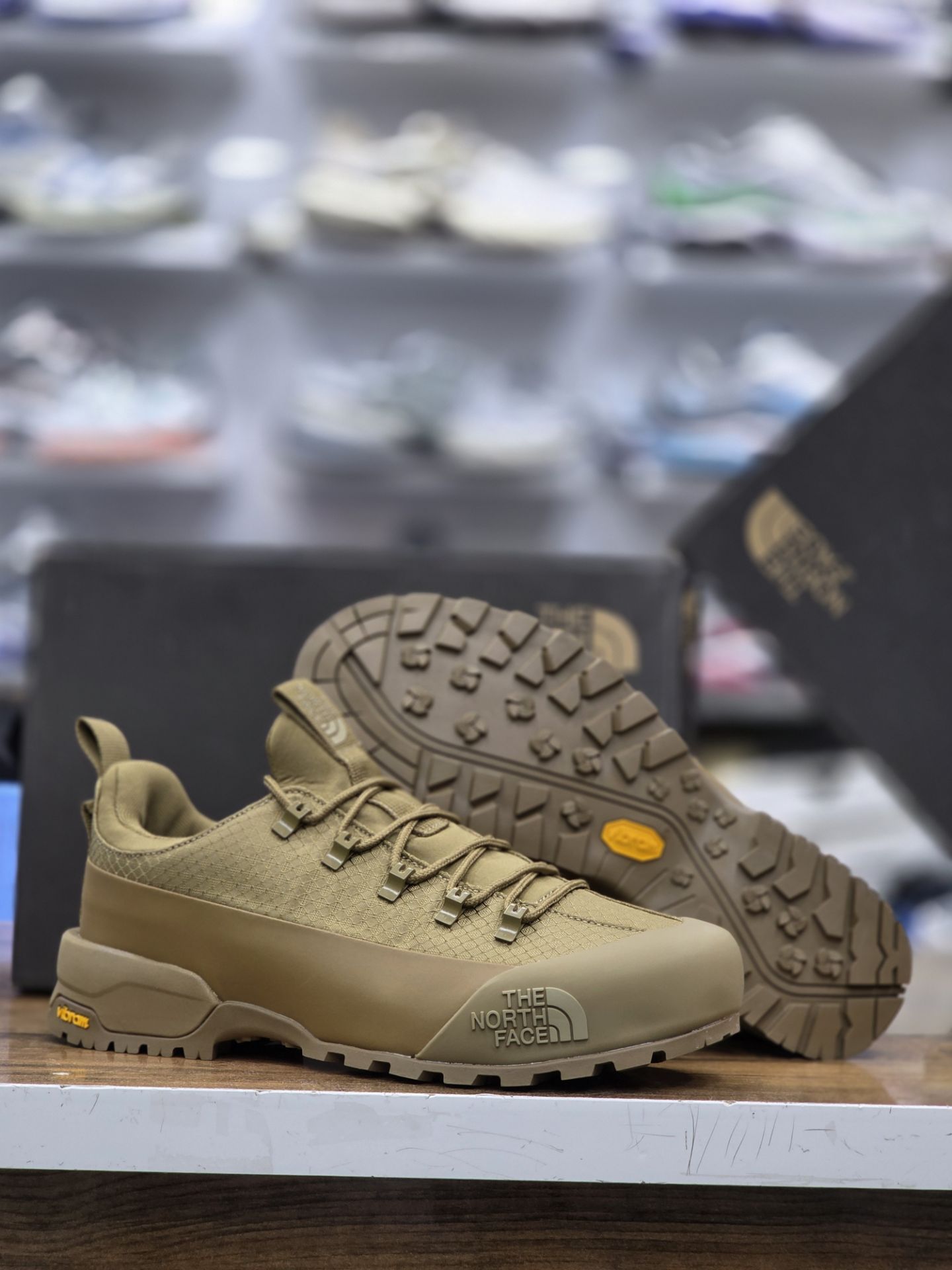 بوت نورث فیس مسترکوالیتی/زیره ویبرام و ضدآب/سایز 40 الی 45/The North Face Glenclyffe Low/ فروش عمده و تک