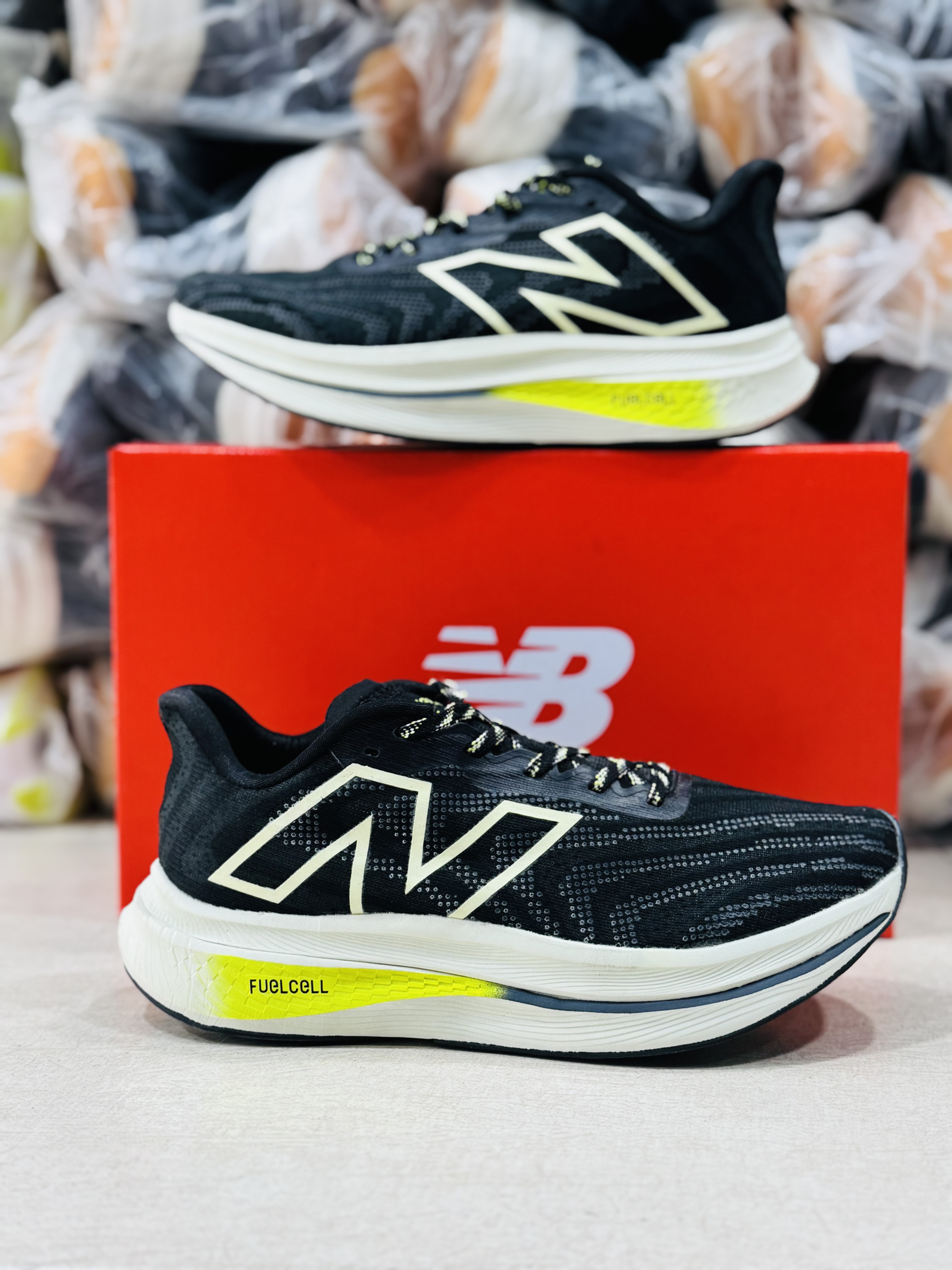 کتونی نیوبالانس فیوسل مستر کوالیتی |سایز بندی ۴۰ تا ۴۵| فروش تک و عمده New balance fuelcell