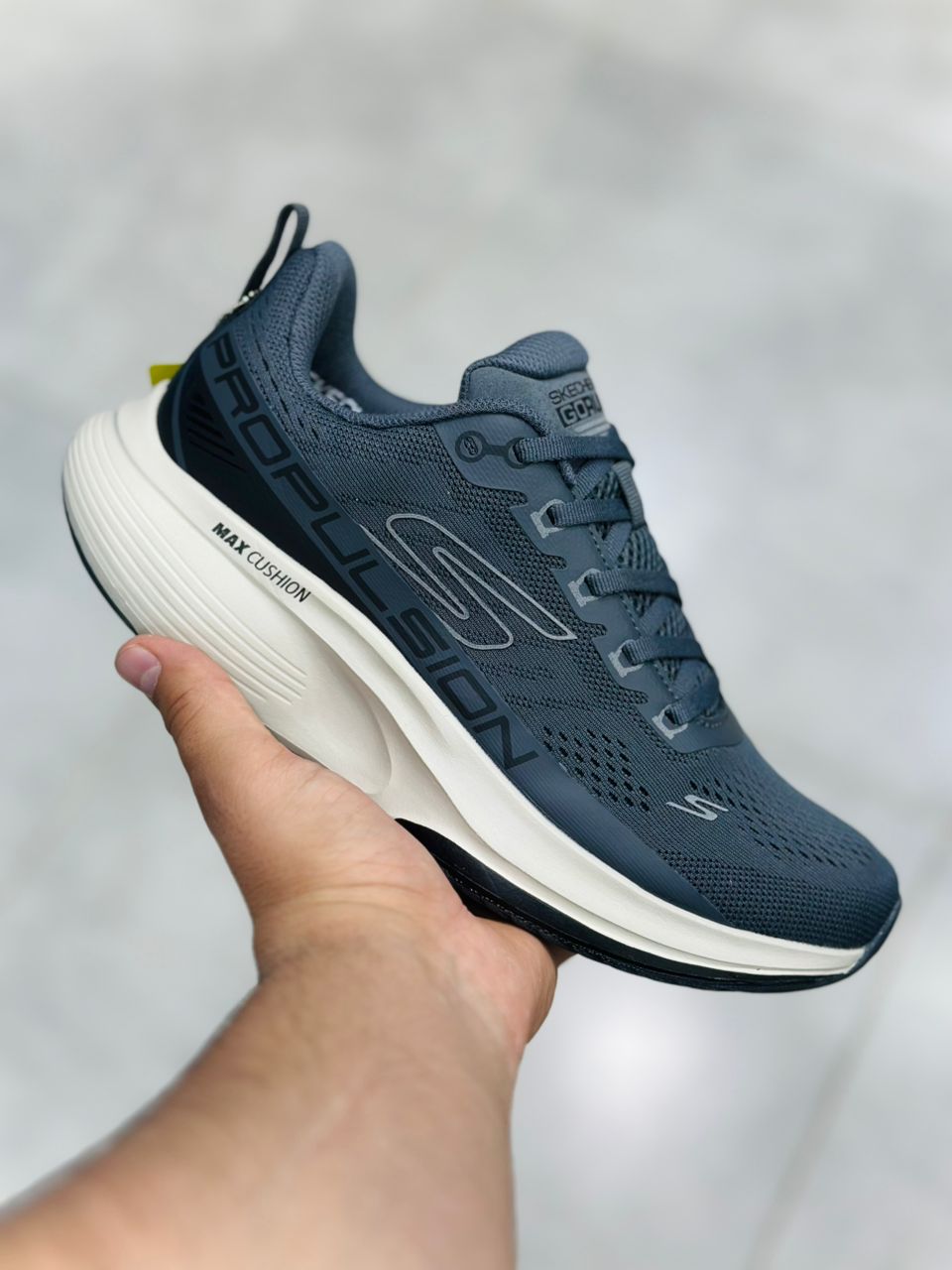 اسکیچرز مکس کوشن 😍